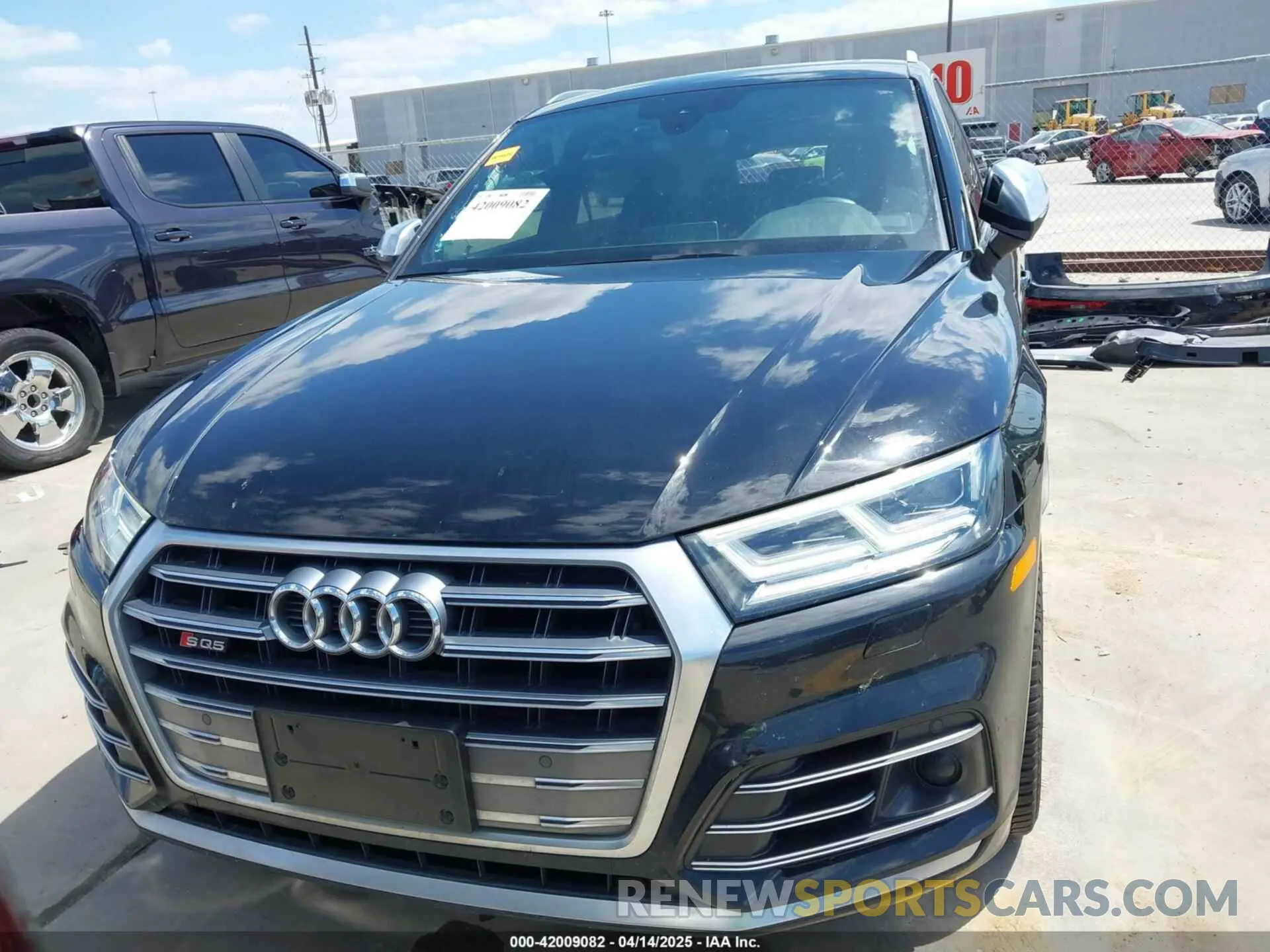 13 Photograph of a damaged car WA1B4AFY0L2059116 AUDI SQ5 2020