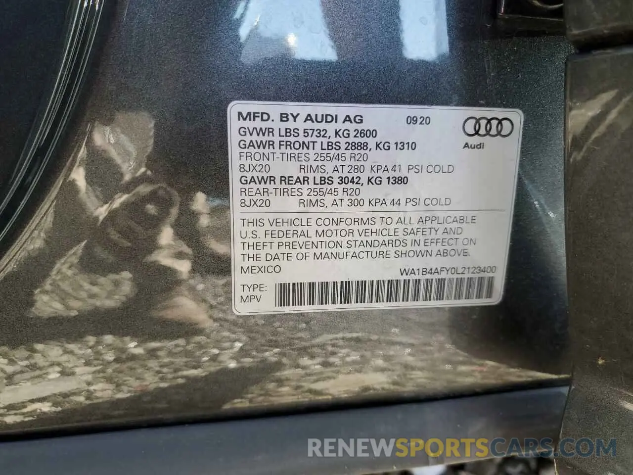 13 Photograph of a damaged car WA1B4AFY0L2123400 AUDI SQ5 2020