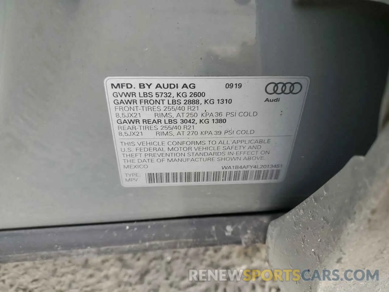 13 Photograph of a damaged car WA1B4AFY4L2013451 AUDI SQ5 2020