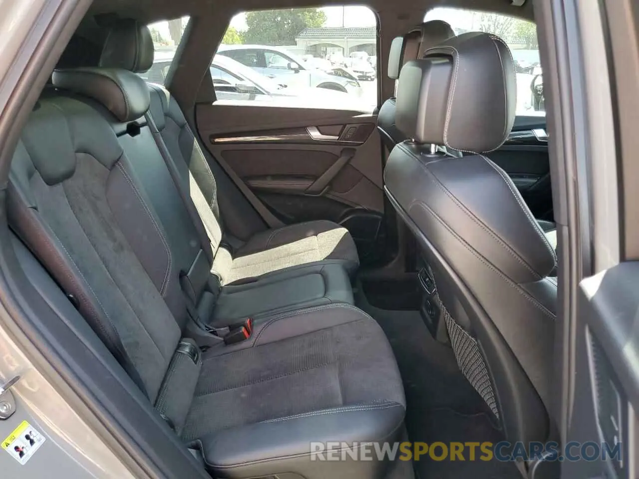 11 Photograph of a damaged car WA1B4AFY6L2015167 AUDI SQ5 2020
