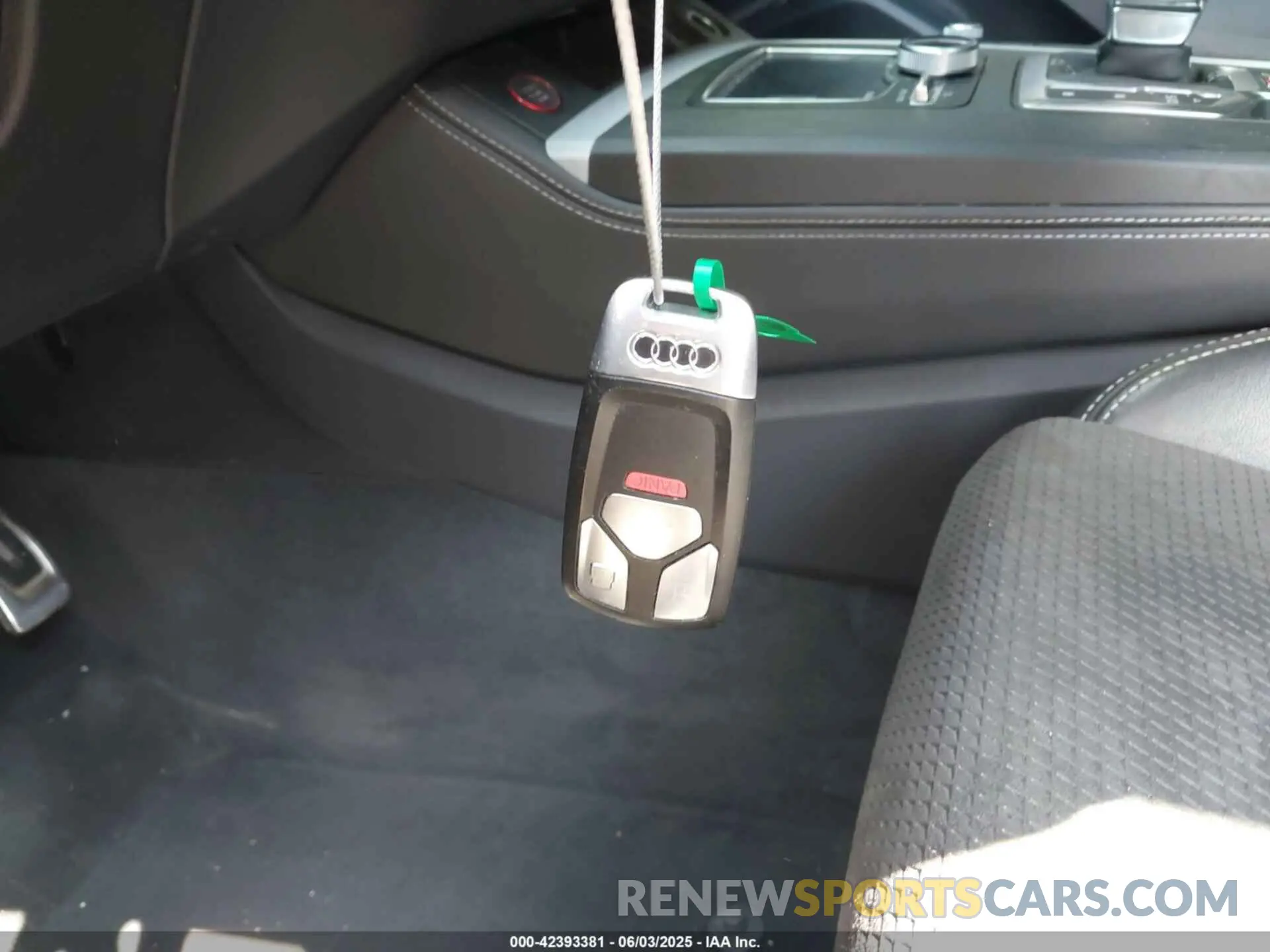11 Photograph of a damaged car WA1B4AFY7L2042958 AUDI SQ5 2020