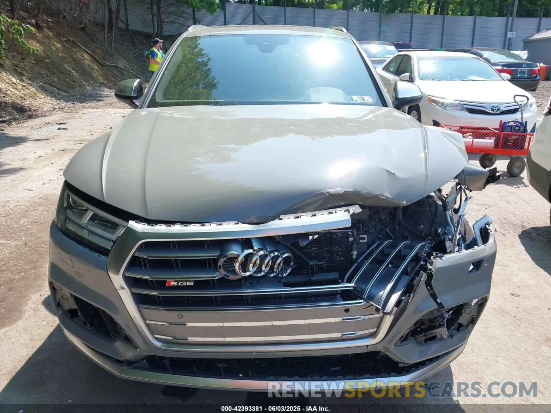 12 Photograph of a damaged car WA1B4AFY7L2042958 AUDI SQ5 2020