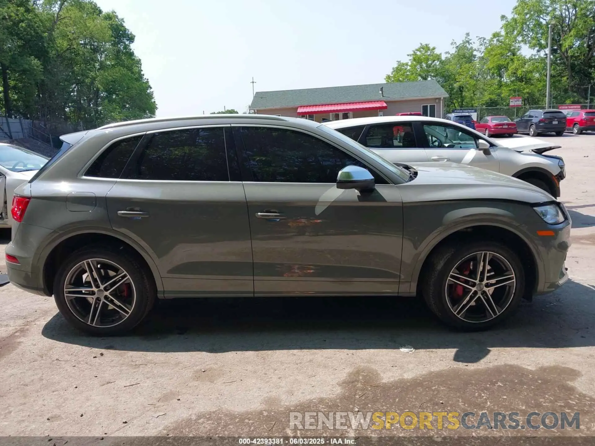 13 Photograph of a damaged car WA1B4AFY7L2042958 AUDI SQ5 2020
