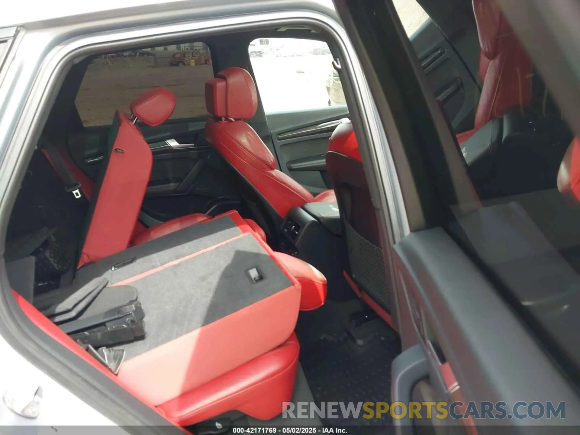 8 Photograph of a damaged car WA1B4AFY7L2085499 AUDI SQ5 2020