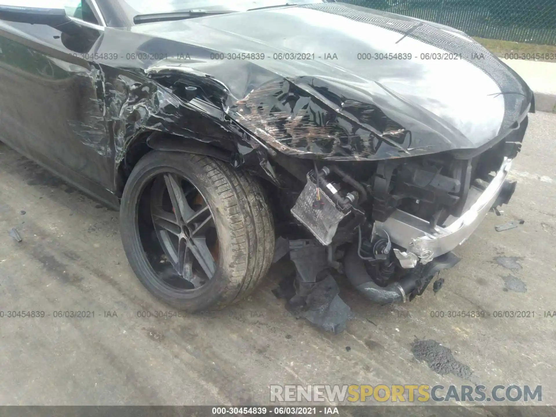 6 Photograph of a damaged car WA1B4AFY8L2023903 AUDI SQ5 2020