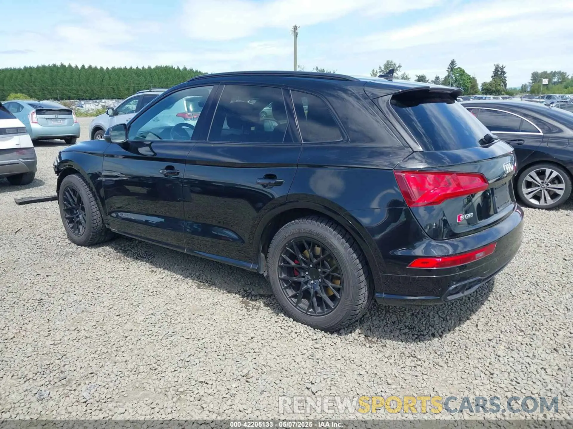 3 Photograph of a damaged car WA1B4AFY8L2040006 AUDI SQ5 2020