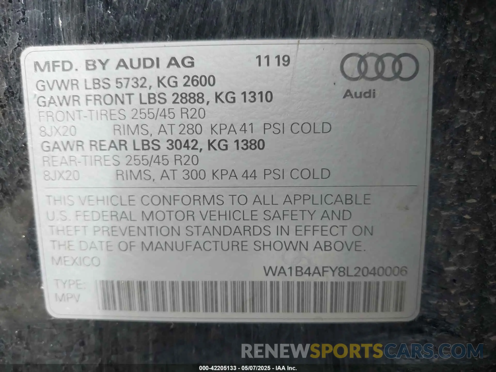 9 Photograph of a damaged car WA1B4AFY8L2040006 AUDI SQ5 2020