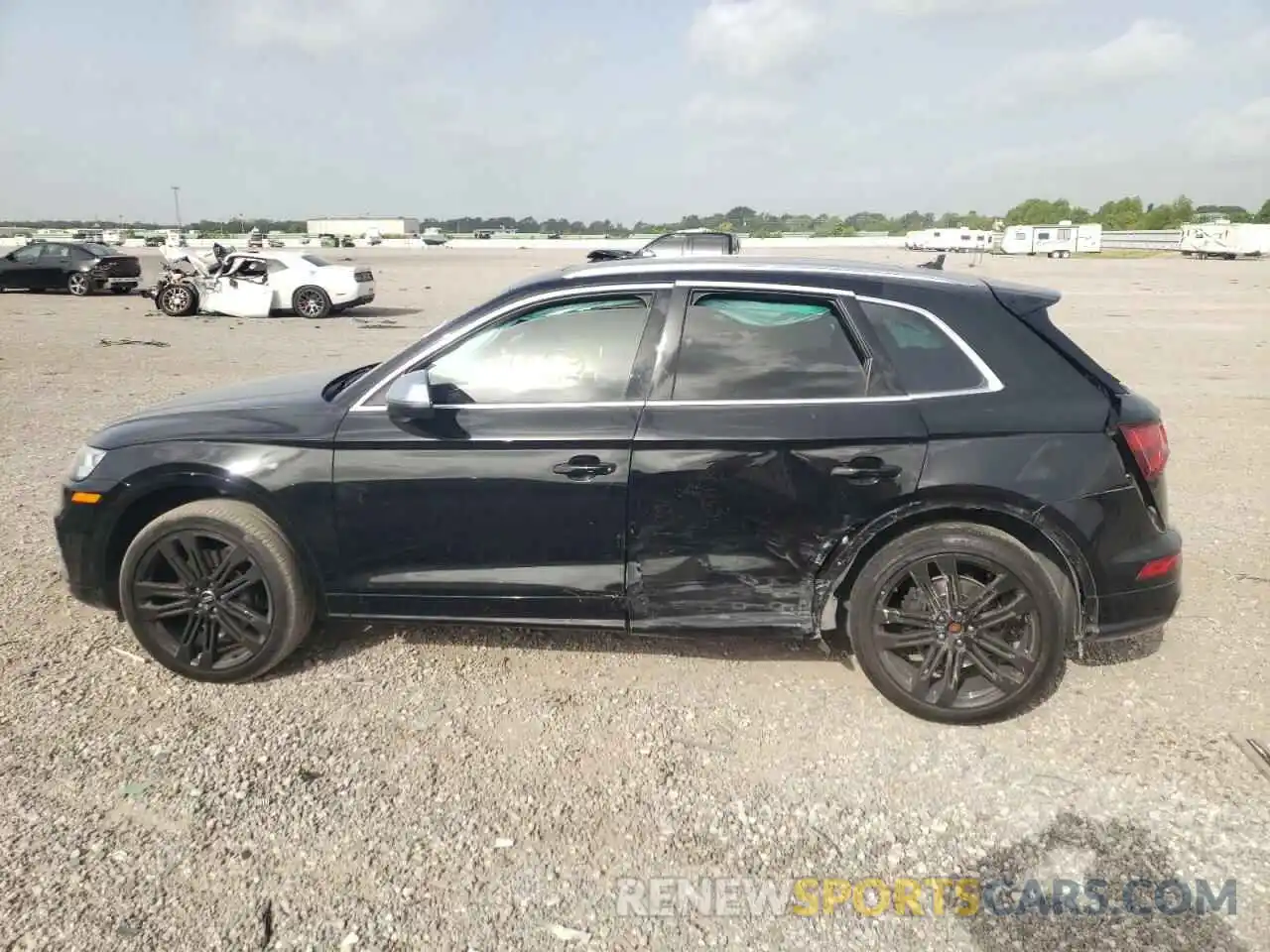 9 Photograph of a damaged car WA1B4AFY9L2037969 AUDI SQ5 2020