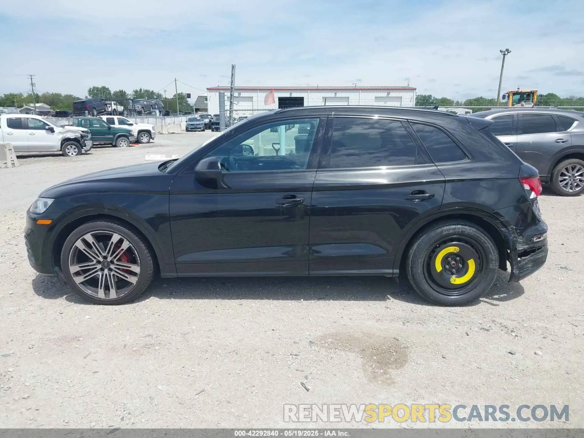 14 Photograph of a damaged car WA1B4AFY9L2041309 AUDI SQ5 2020