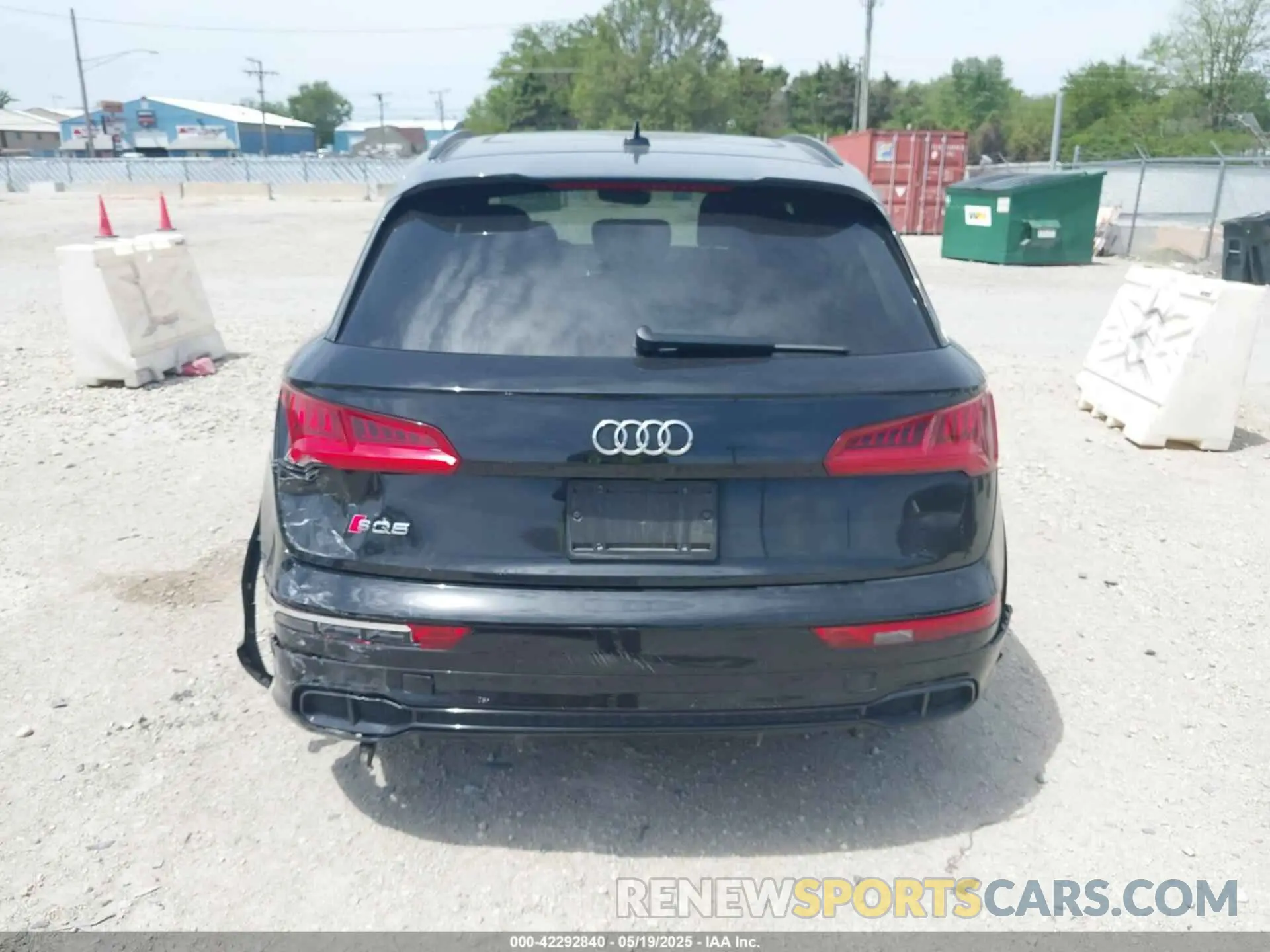 16 Photograph of a damaged car WA1B4AFY9L2041309 AUDI SQ5 2020