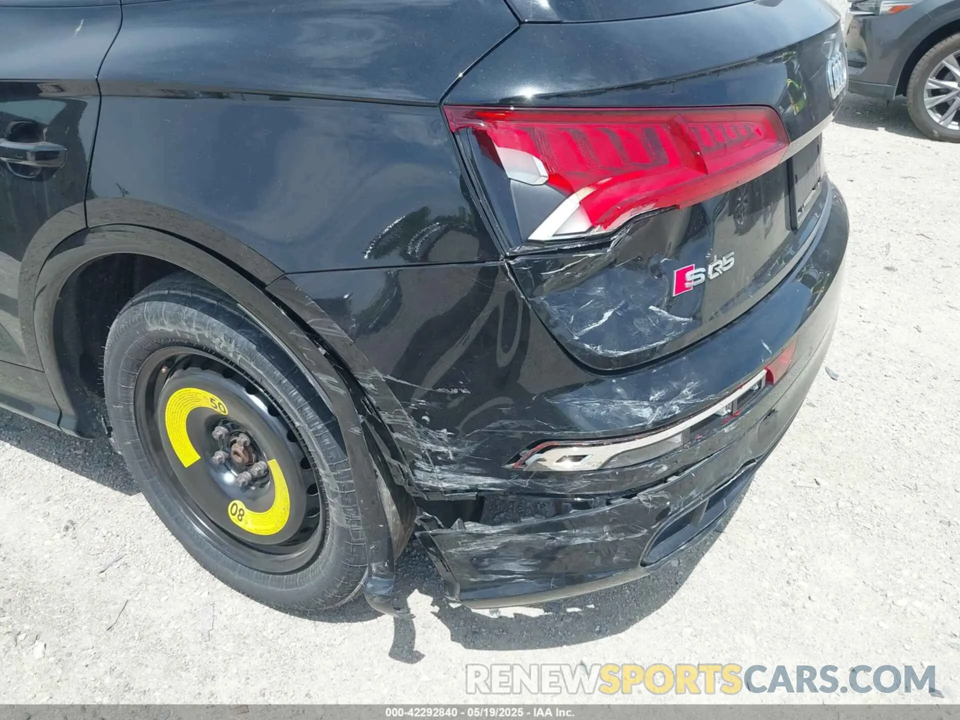 6 Photograph of a damaged car WA1B4AFY9L2041309 AUDI SQ5 2020
