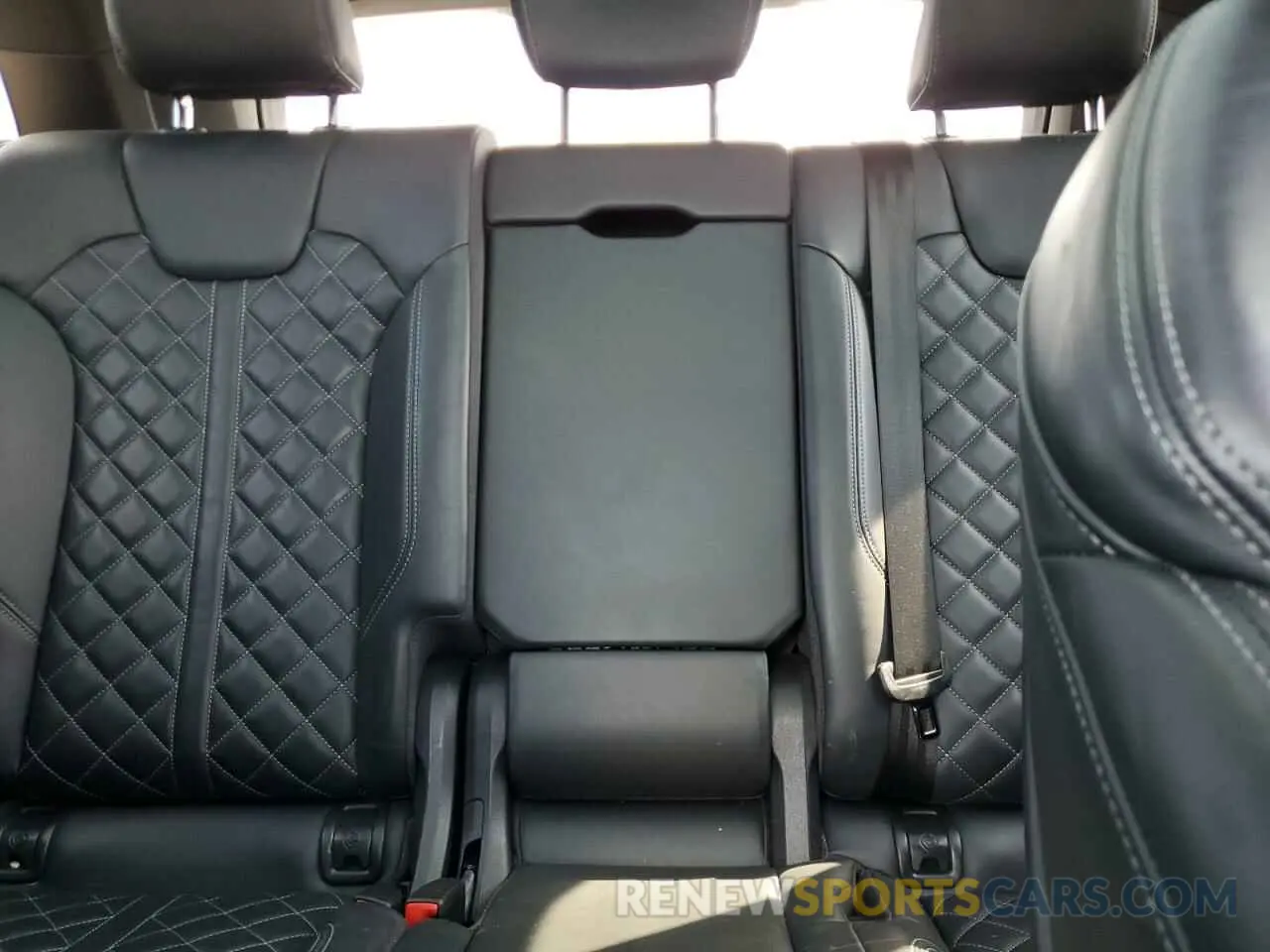 10 Photograph of a damaged car WA1B4AFYXL2015186 AUDI SQ5 2020