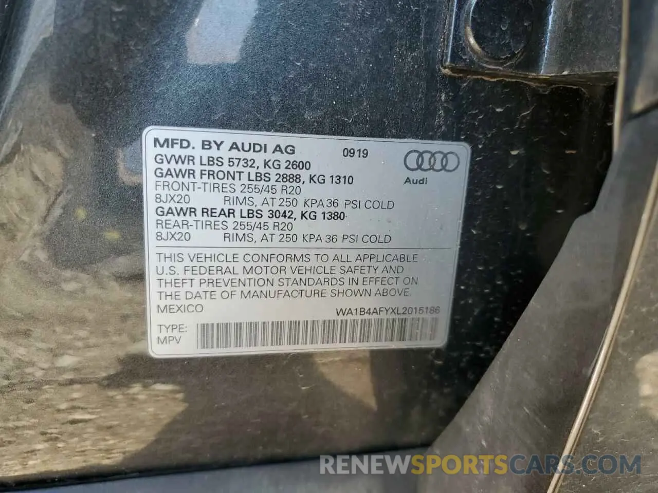 13 Photograph of a damaged car WA1B4AFYXL2015186 AUDI SQ5 2020