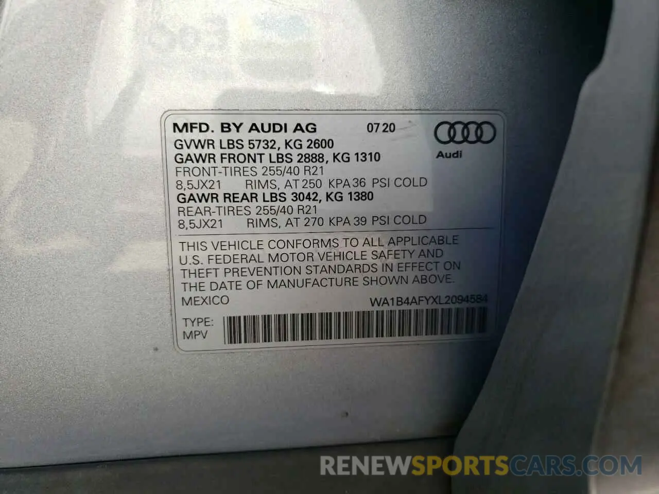 13 Photograph of a damaged car WA1B4AFYXL2094584 AUDI SQ5 2020