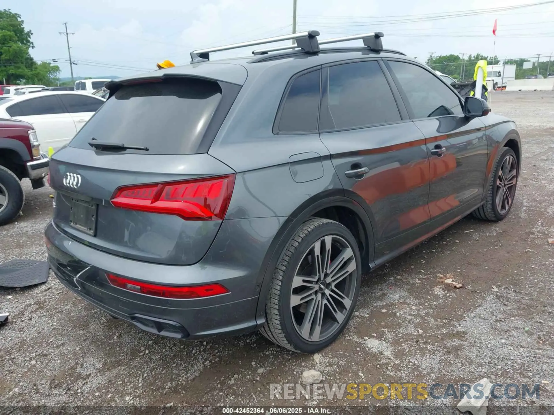 12 Photograph of a damaged car WA1C4AFY1L2107498 AUDI SQ5 2020
