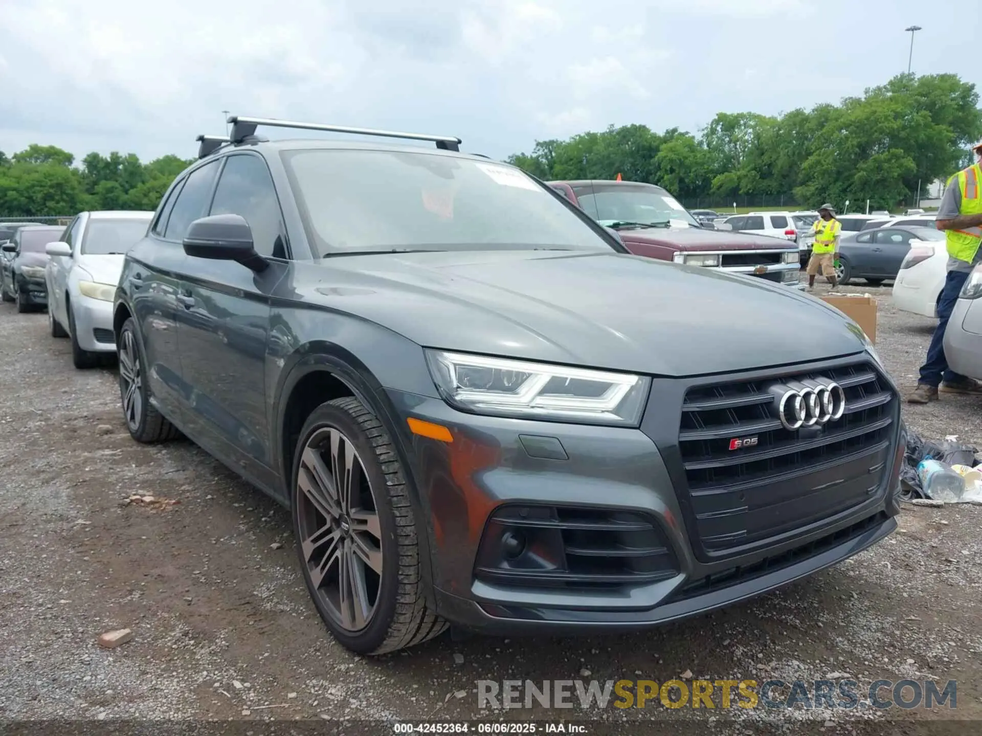 13 Photograph of a damaged car WA1C4AFY1L2107498 AUDI SQ5 2020