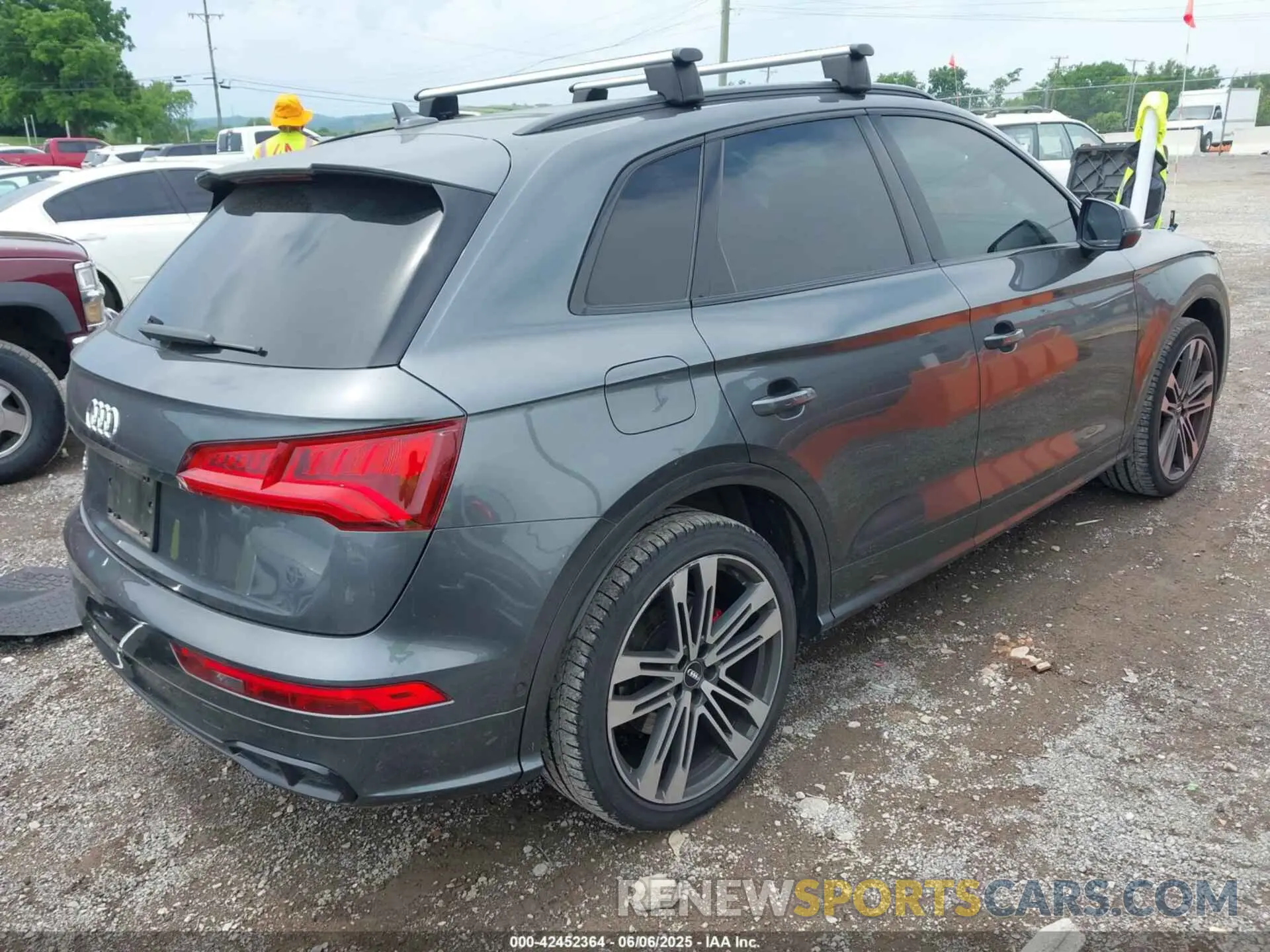 4 Photograph of a damaged car WA1C4AFY1L2107498 AUDI SQ5 2020