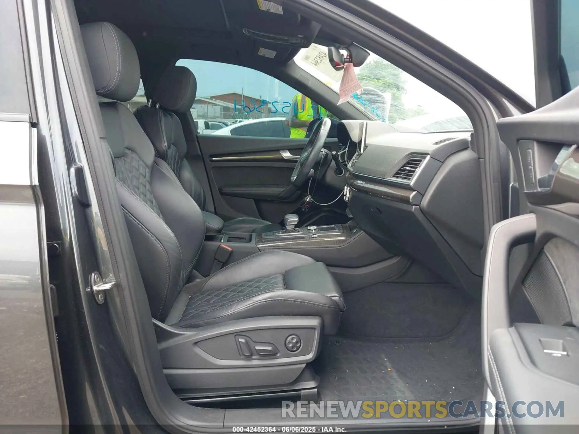 5 Photograph of a damaged car WA1C4AFY1L2107498 AUDI SQ5 2020