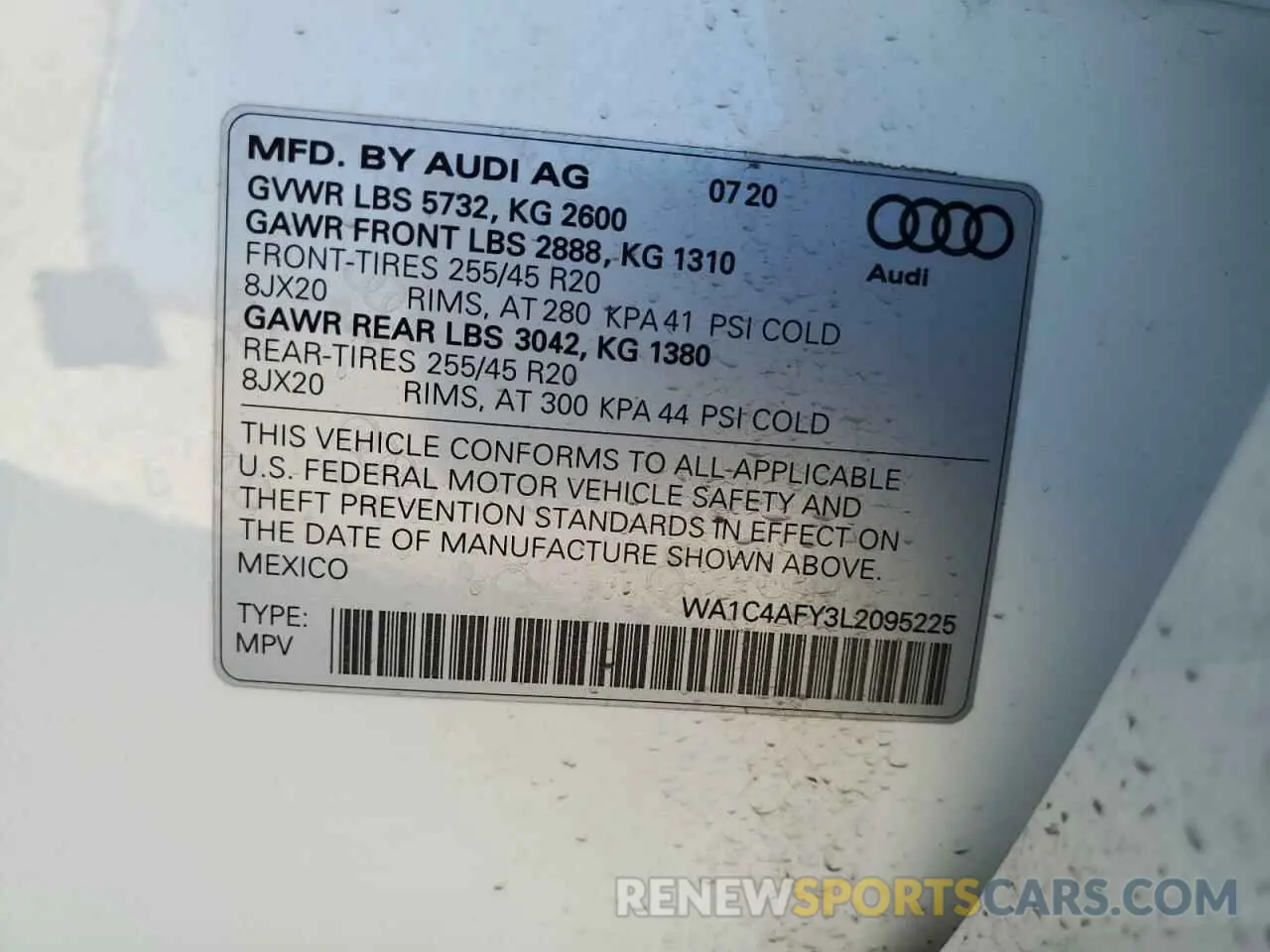 13 Photograph of a damaged car WA1C4AFY3L2095225 AUDI SQ5 2020