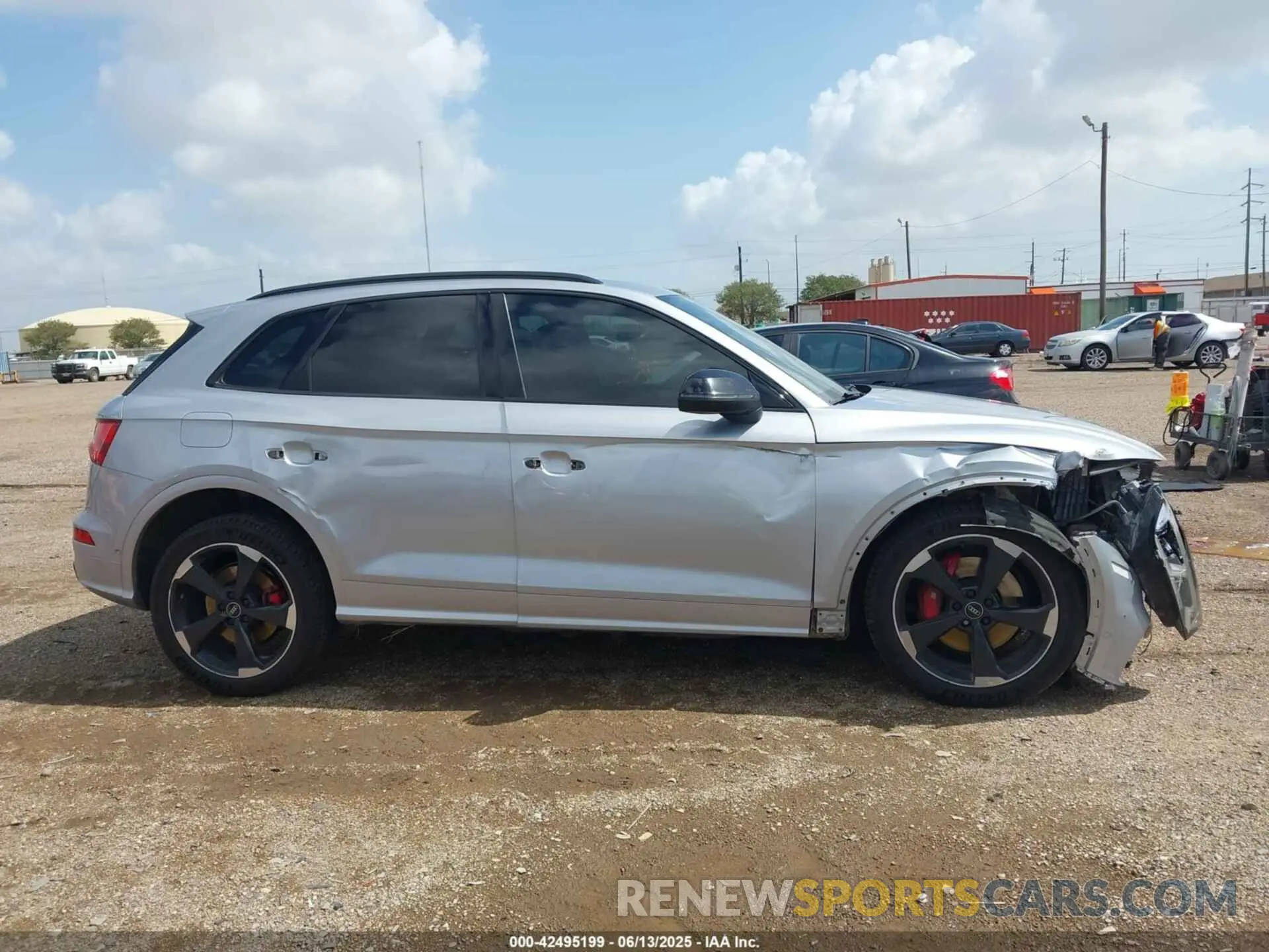 13 Photograph of a damaged car WA1C4AFYXL2122274 AUDI SQ5 2020