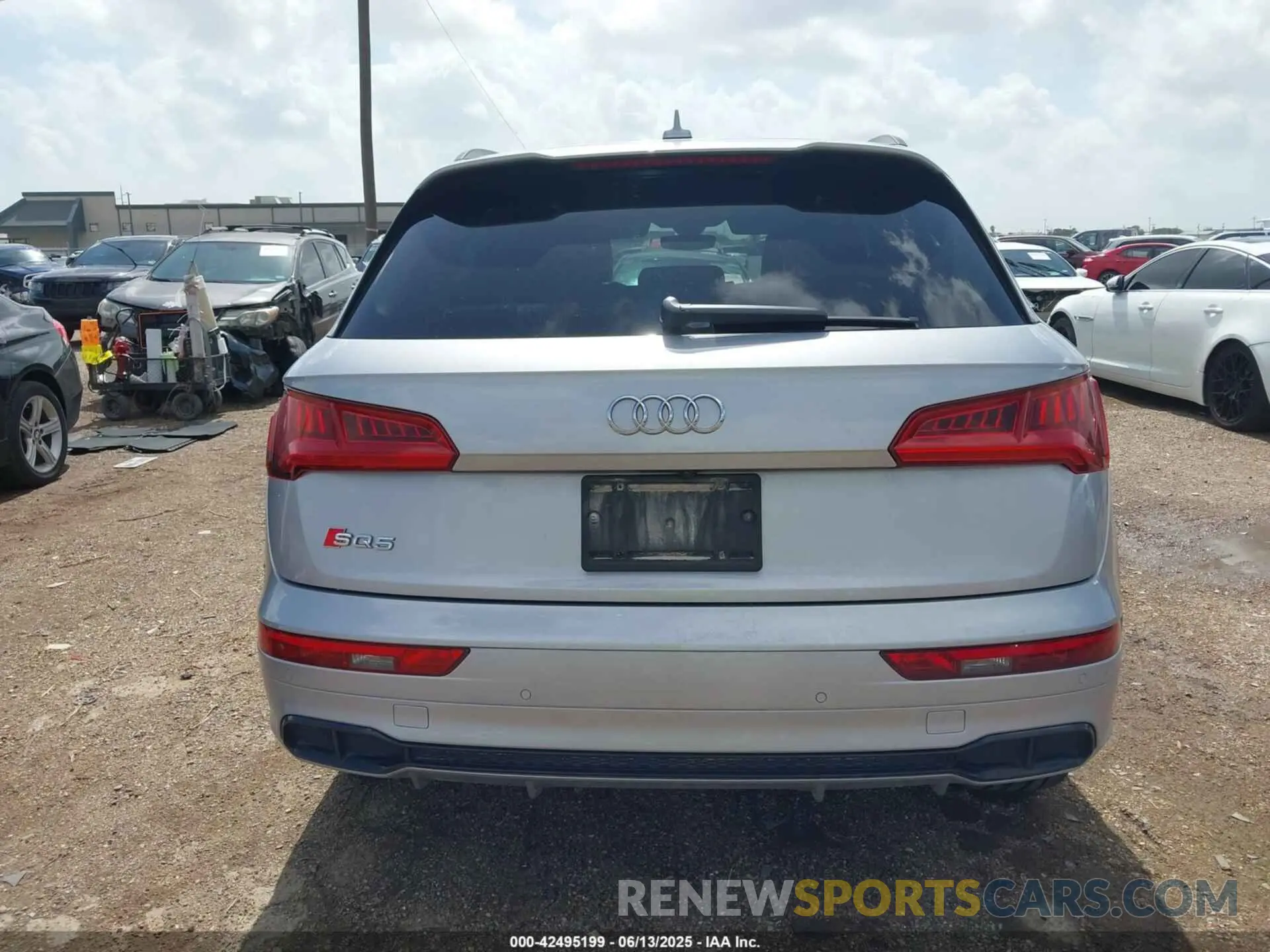 16 Photograph of a damaged car WA1C4AFYXL2122274 AUDI SQ5 2020