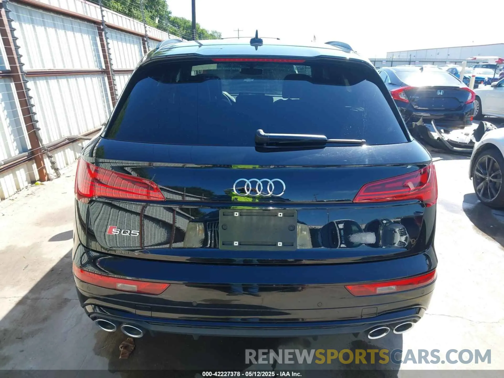 16 Photograph of a damaged car WA1B4AFY1M2001646 AUDI SQ5 2021