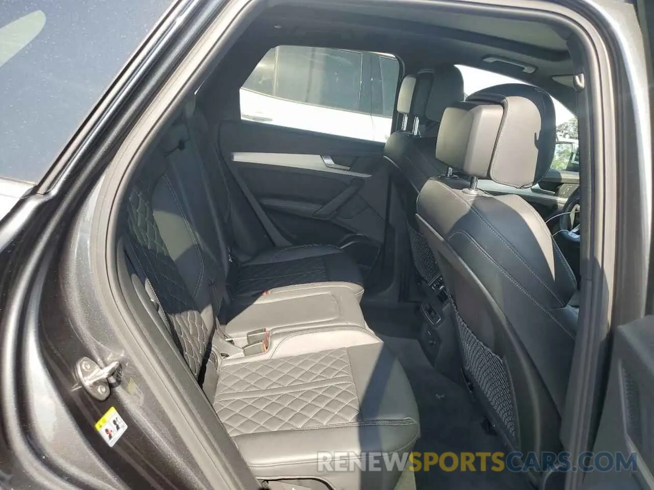 11 Photograph of a damaged car WA1B4AFY1M2035067 AUDI SQ5 2021