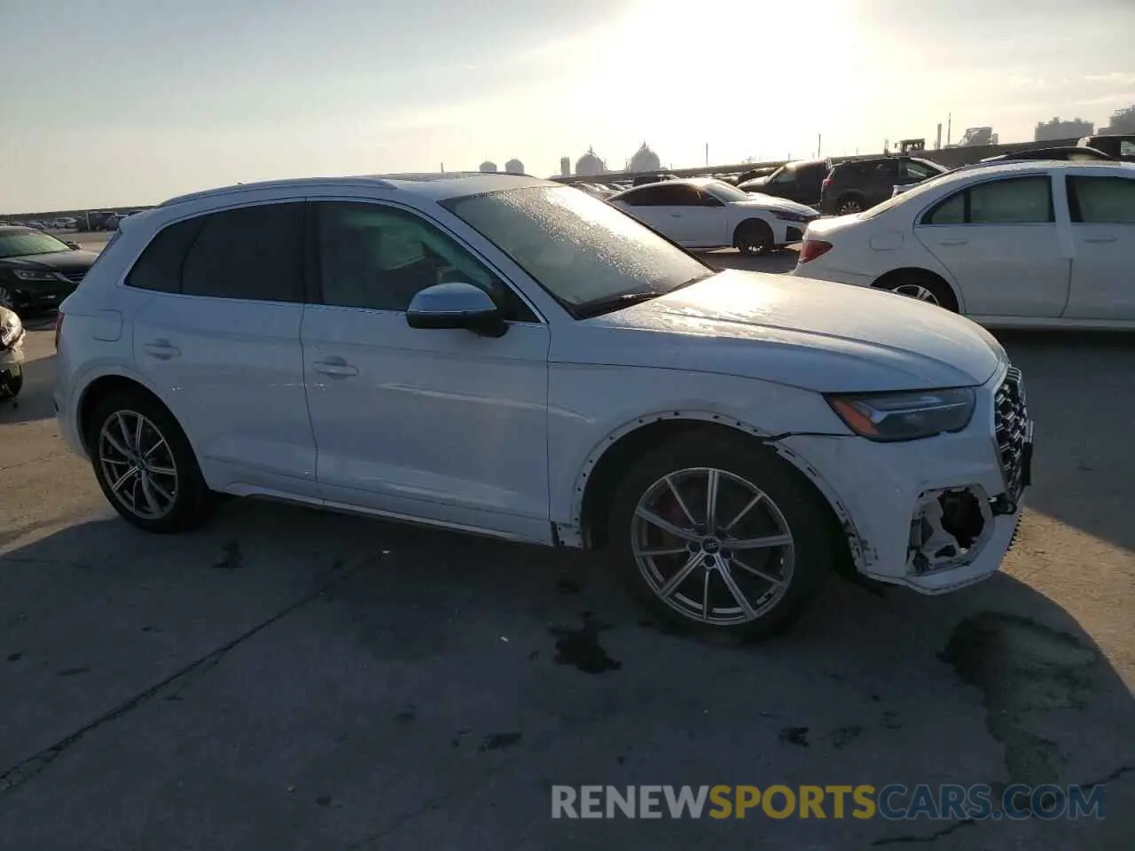 4 Photograph of a damaged car WA1B4AFY4M2047052 AUDI SQ5 2021