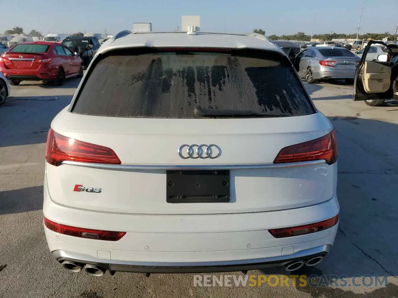 6 Photograph of a damaged car WA1B4AFY4M2047052 AUDI SQ5 2021