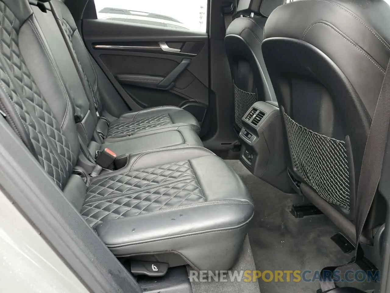 11 Photograph of a damaged car WA1B4AFY5M2047724 AUDI SQ5 2021