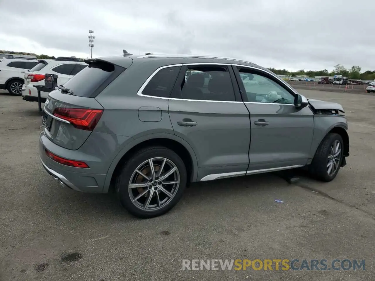 3 Photograph of a damaged car WA1B4AFY5M2047724 AUDI SQ5 2021