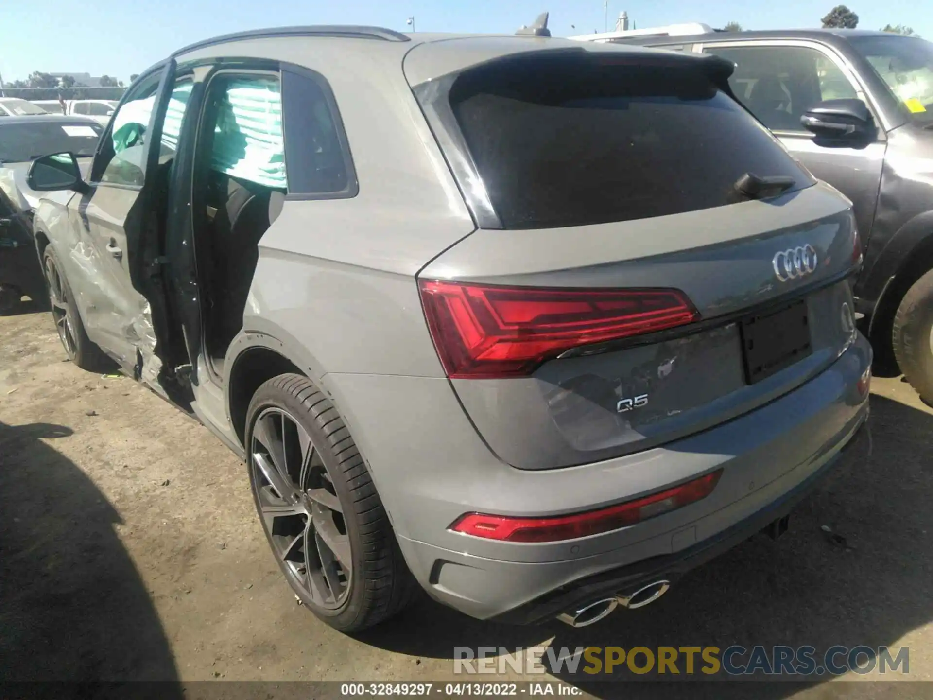 3 Photograph of a damaged car WA1B4AFY7M2045828 AUDI SQ5 2021