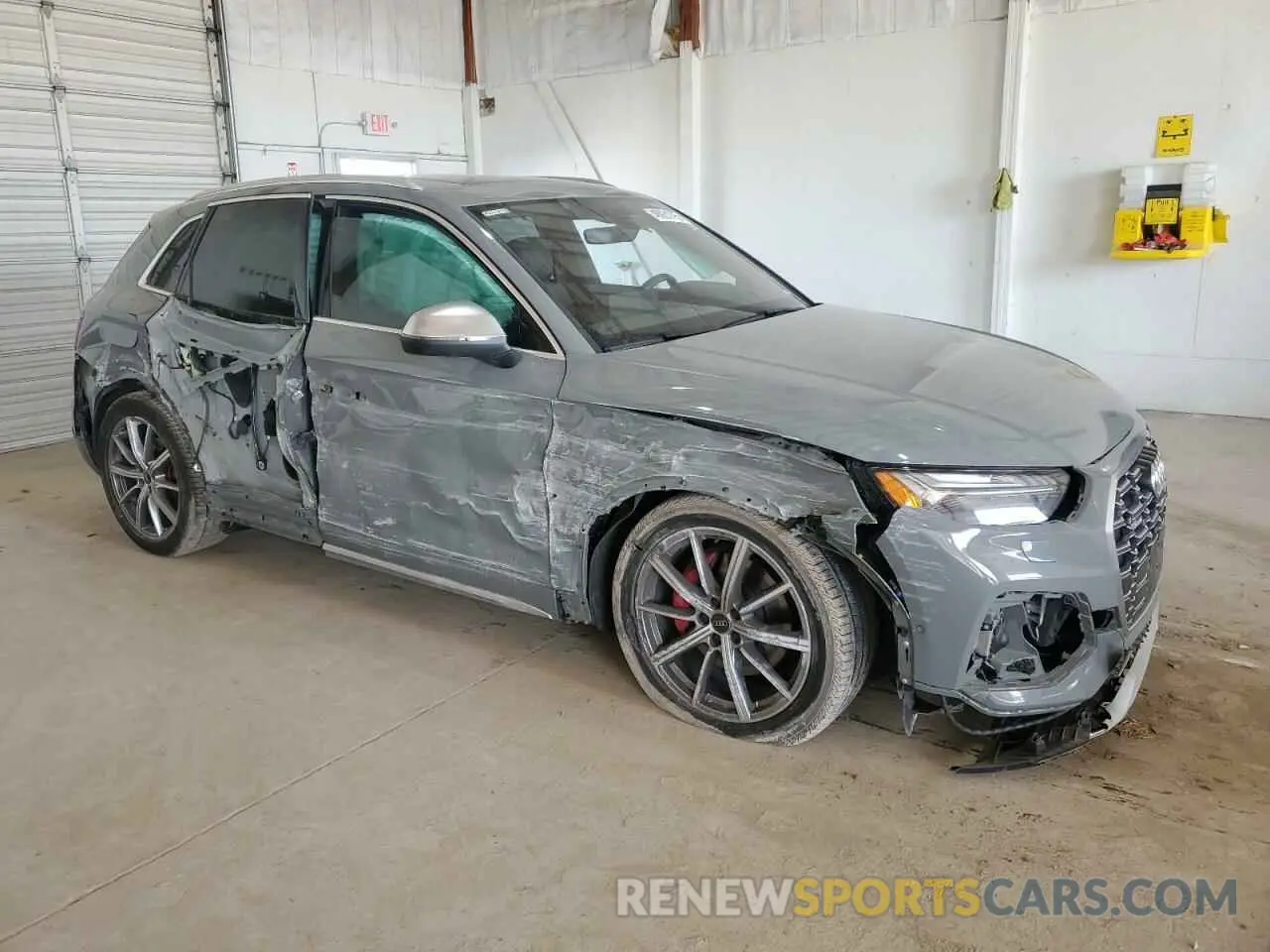 4 Photograph of a damaged car WA1C4AFY3M2069662 AUDI SQ5 2021