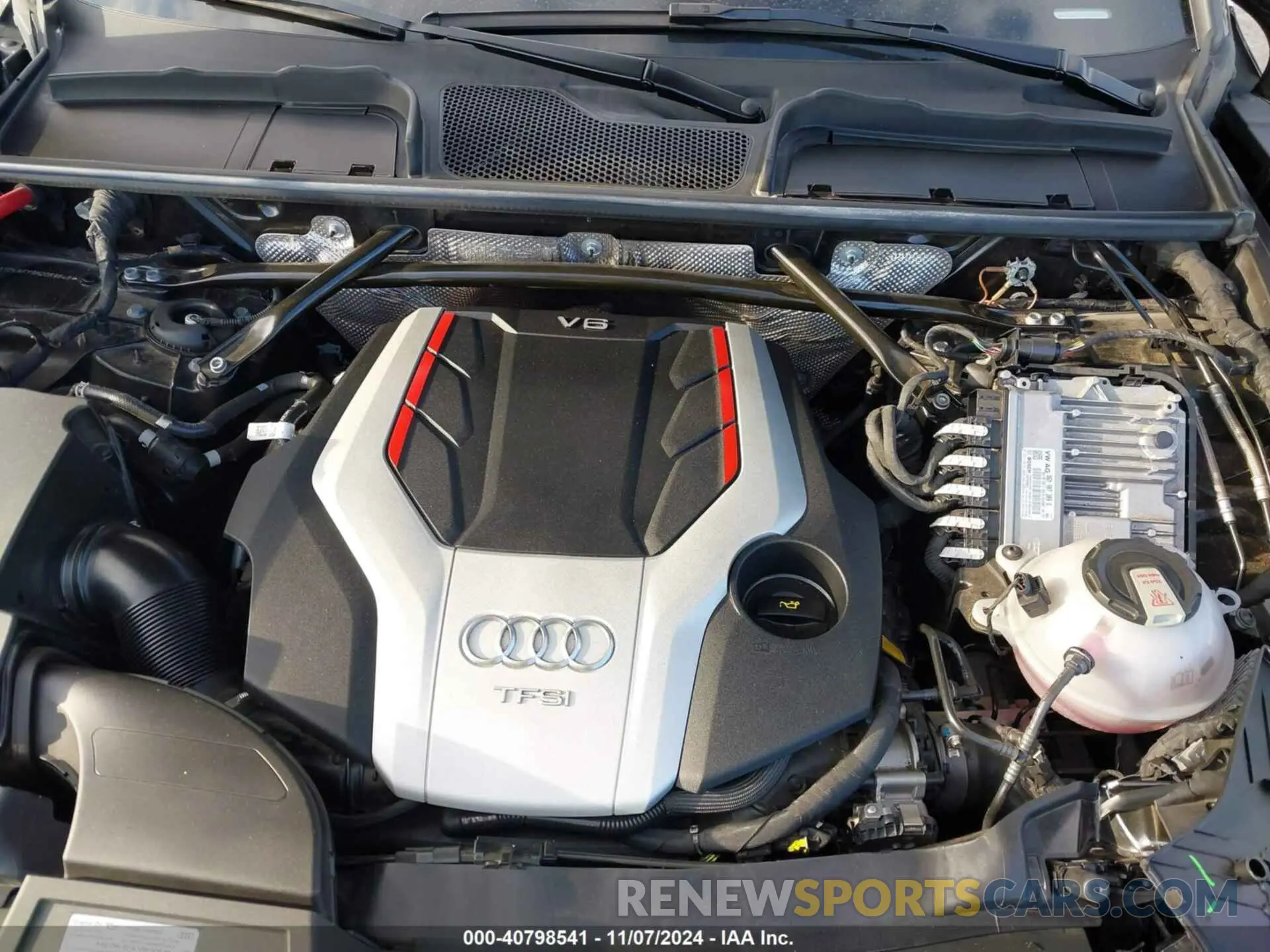 10 Photograph of a damaged car WA1C4AFY9M2069648 AUDI SQ5 2021