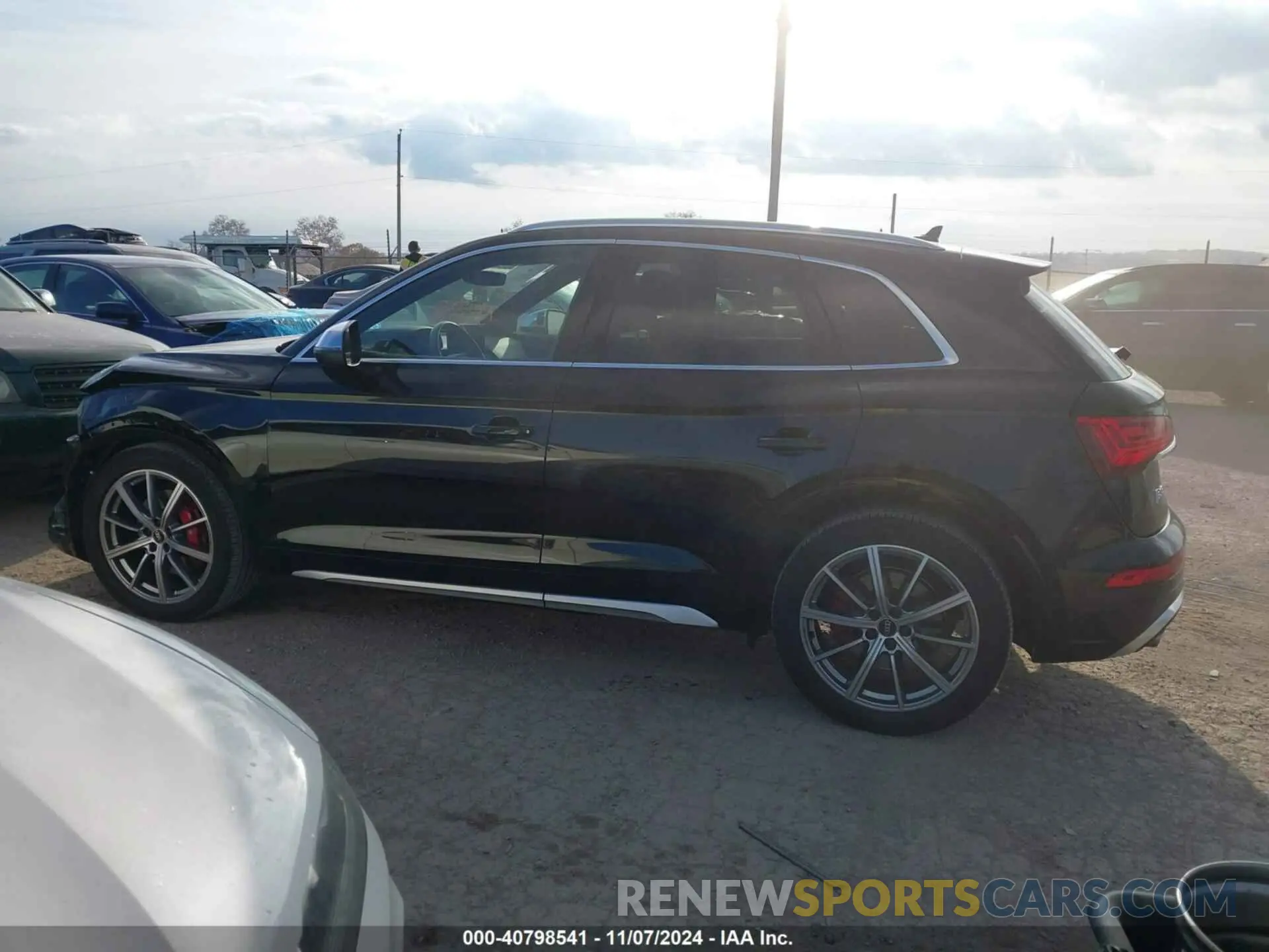 14 Photograph of a damaged car WA1C4AFY9M2069648 AUDI SQ5 2021
