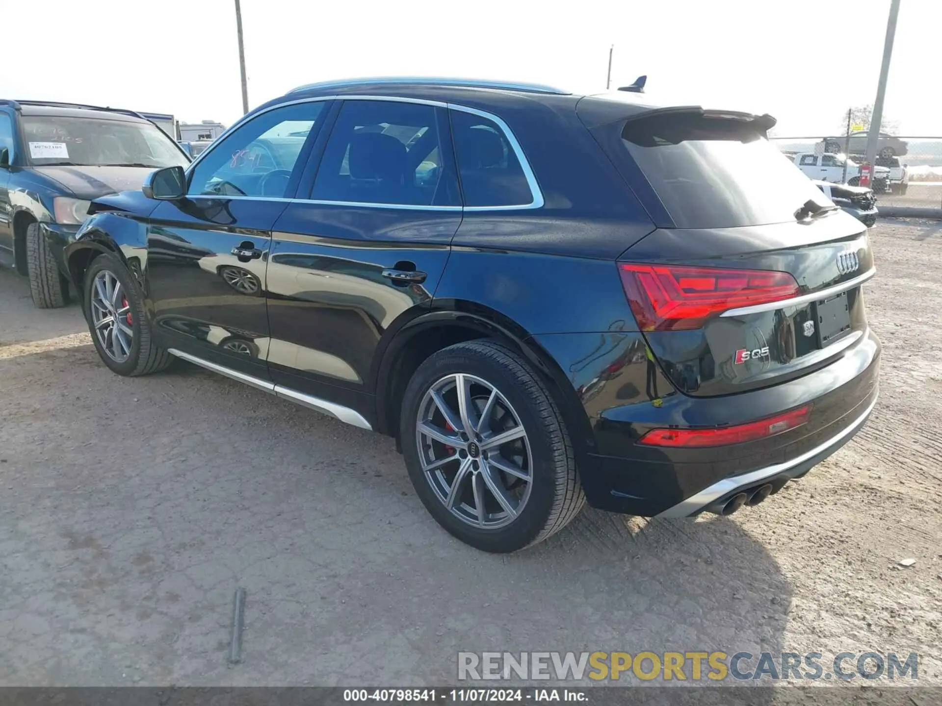 3 Photograph of a damaged car WA1C4AFY9M2069648 AUDI SQ5 2021