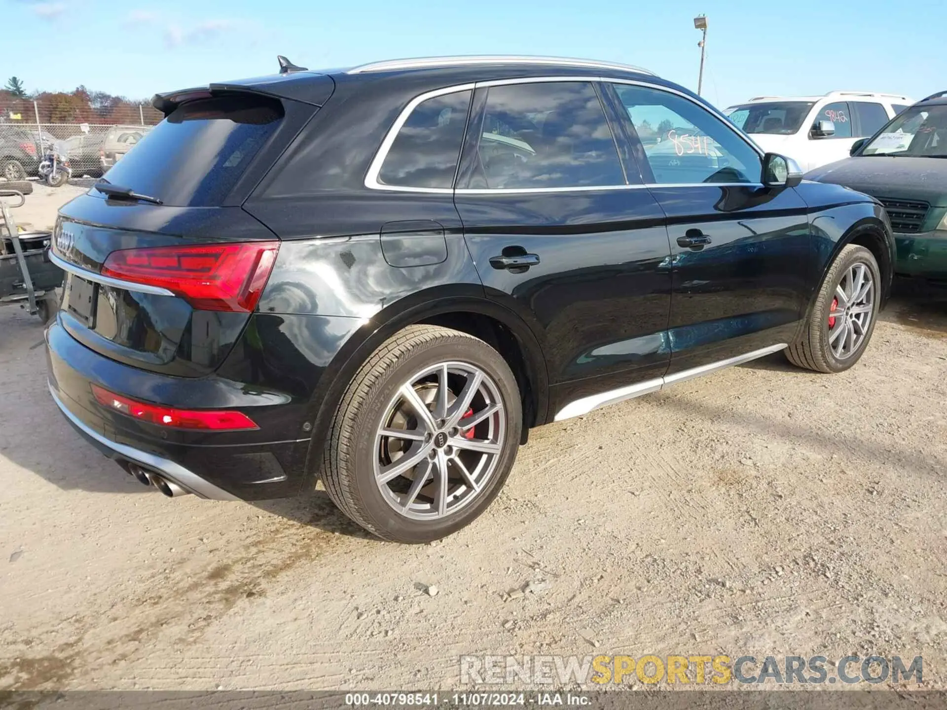 4 Photograph of a damaged car WA1C4AFY9M2069648 AUDI SQ5 2021
