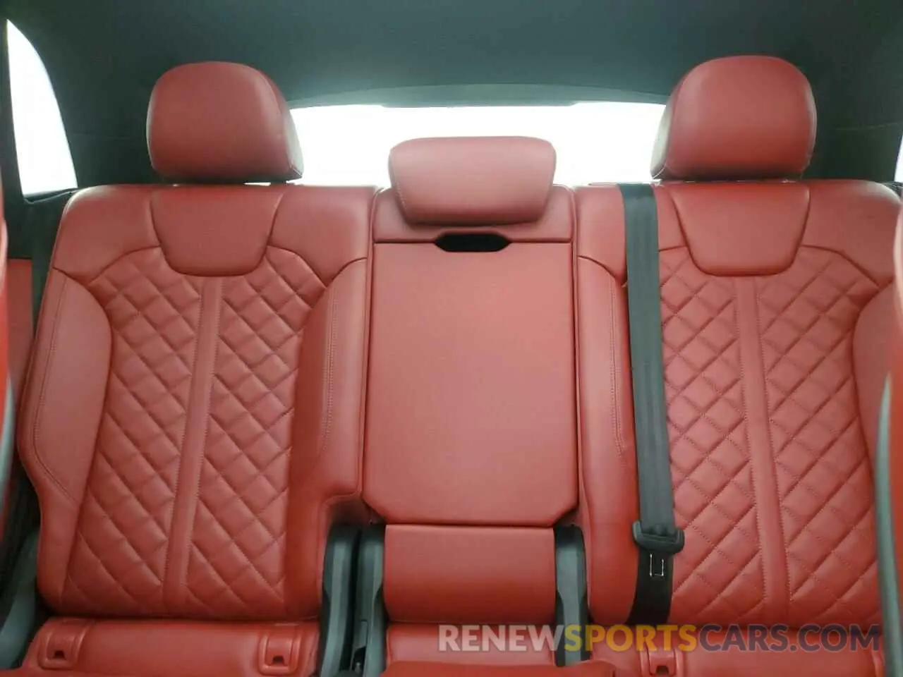 10 Photograph of a damaged car WA1C4AFYXM2019373 AUDI SQ5 2021