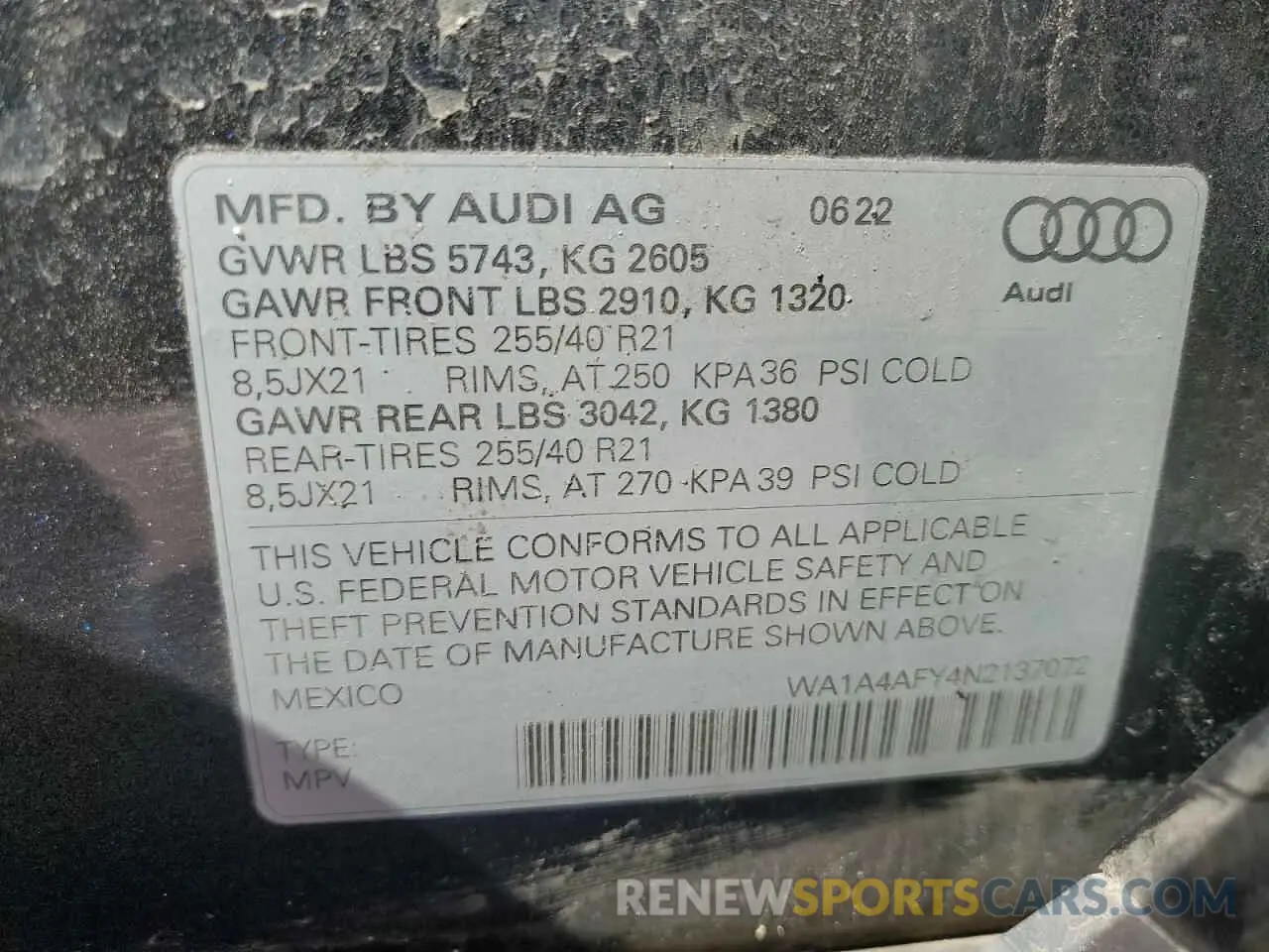 13 Photograph of a damaged car WA1A4AFY4N2137072 AUDI SQ5 2022