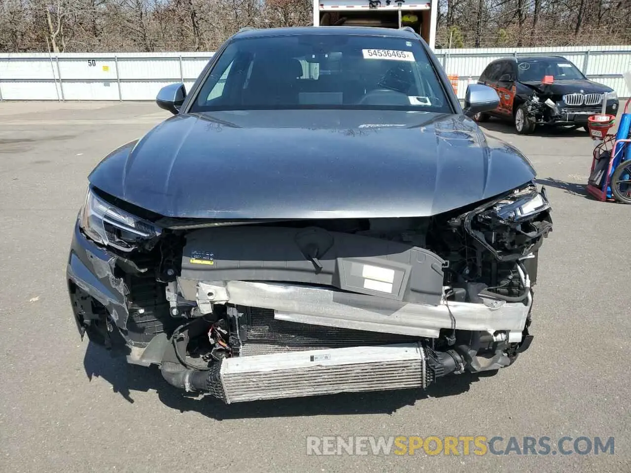 5 Photograph of a damaged car WA1A4AFY4N2137072 AUDI SQ5 2022