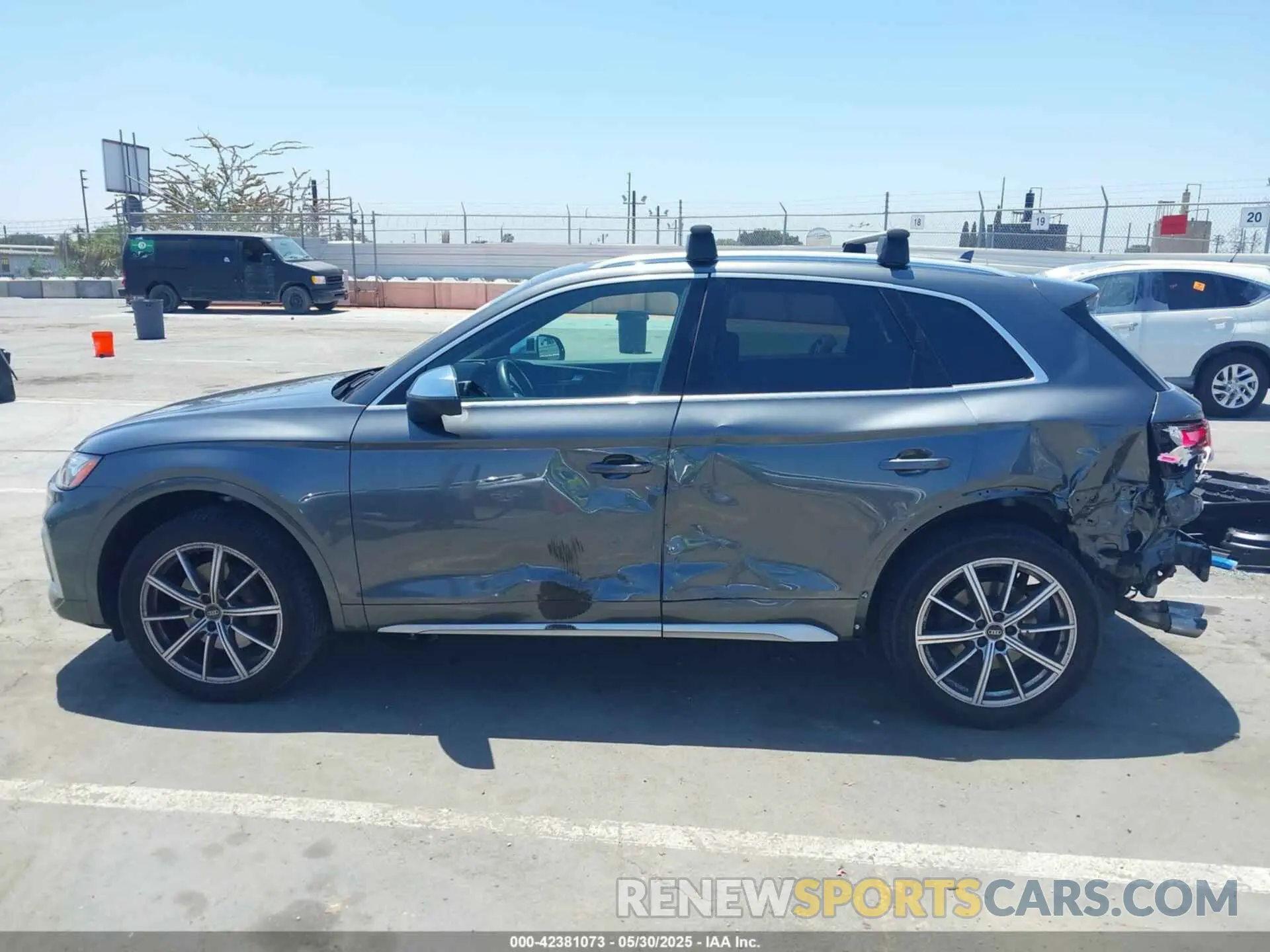 15 Photograph of a damaged car WA1B4AFY0N2130849 AUDI SQ5 2022