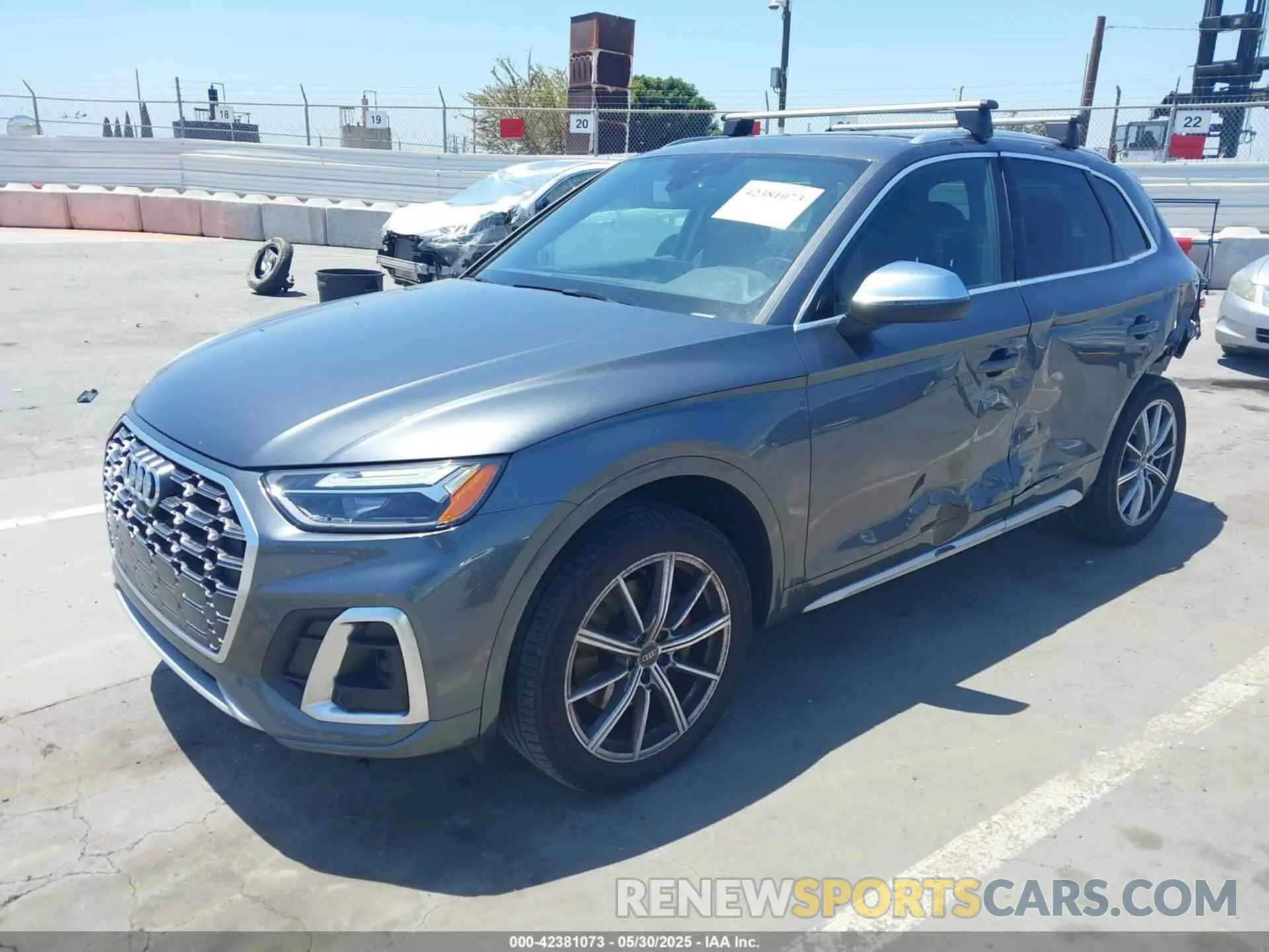 2 Photograph of a damaged car WA1B4AFY0N2130849 AUDI SQ5 2022