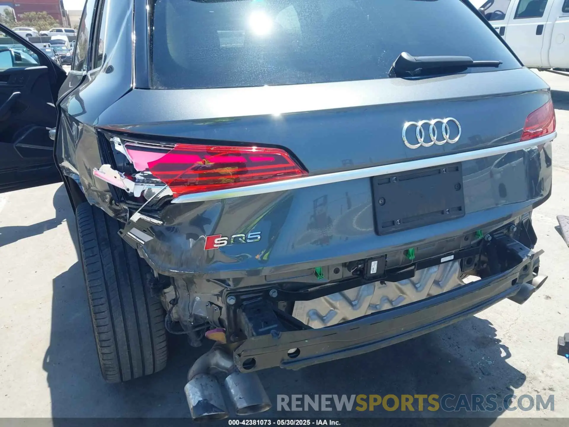 6 Photograph of a damaged car WA1B4AFY0N2130849 AUDI SQ5 2022