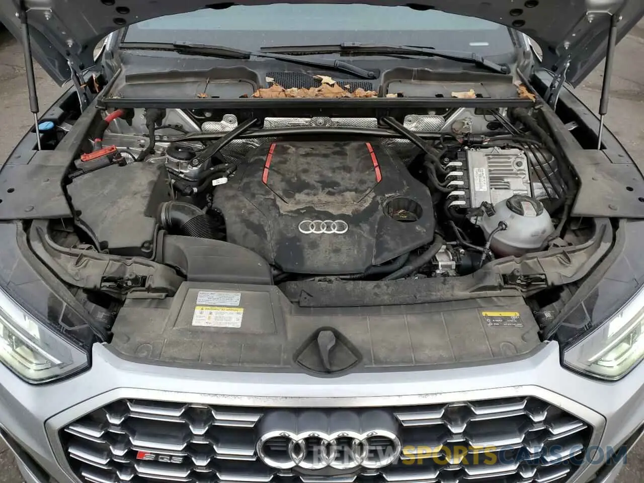 11 Photograph of a damaged car WA1B4AFY3N2093361 AUDI SQ5 2022