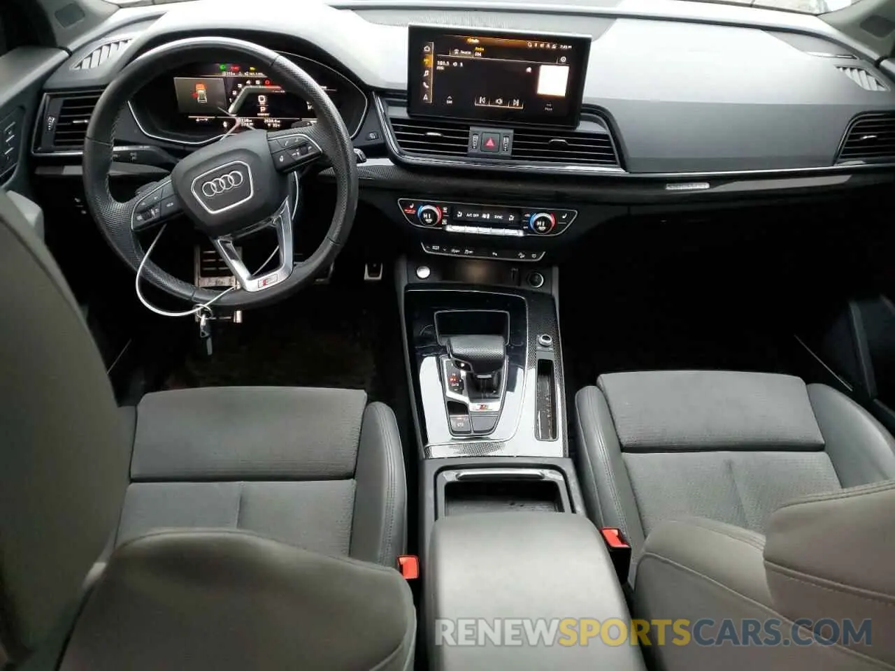 8 Photograph of a damaged car WA1B4AFY3N2093361 AUDI SQ5 2022