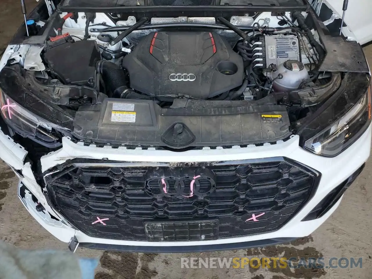 11 Photograph of a damaged car WA1B4AFY6N2125641 AUDI SQ5 2022