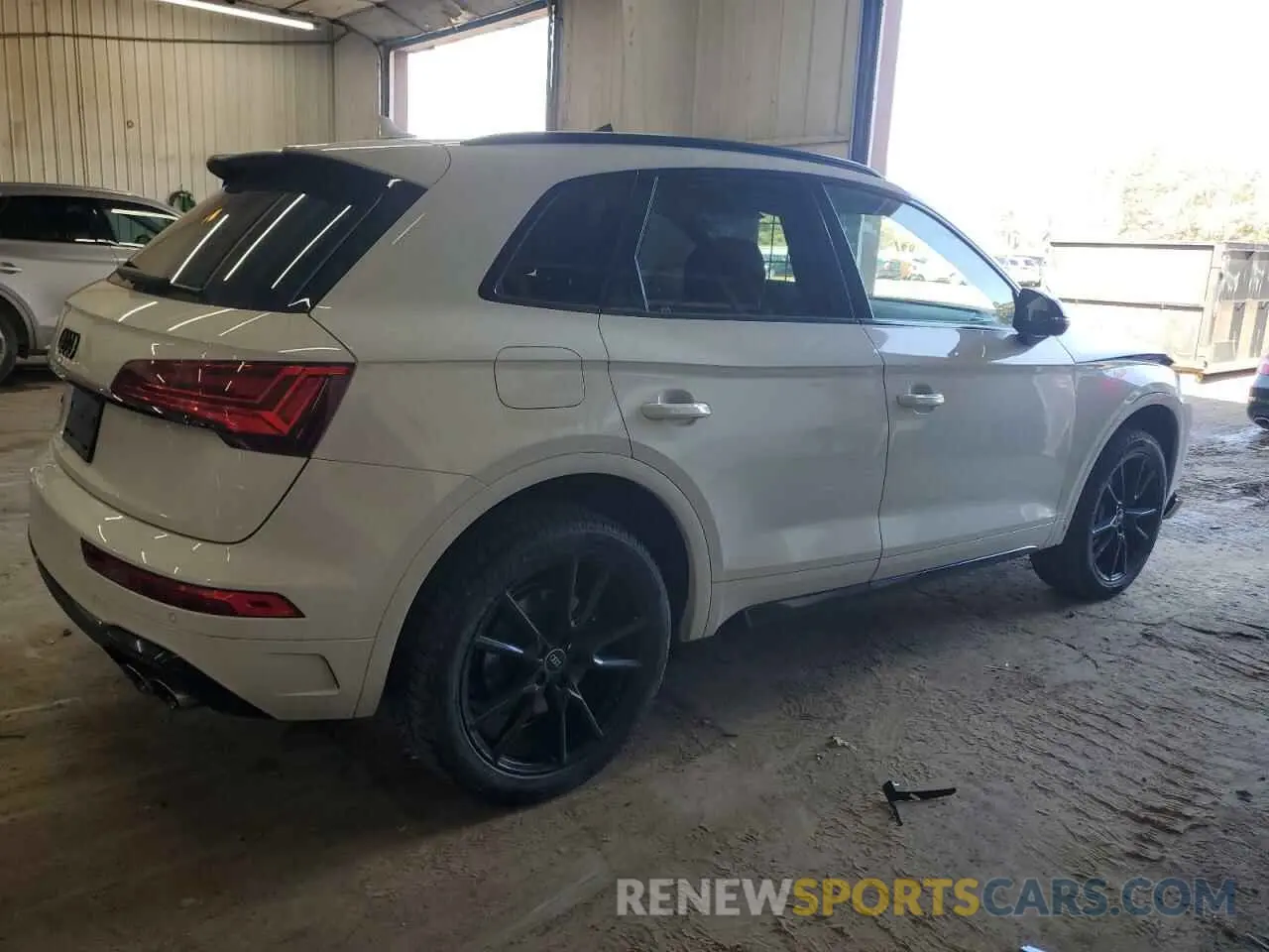 3 Photograph of a damaged car WA1B4AFY6N2125641 AUDI SQ5 2022
