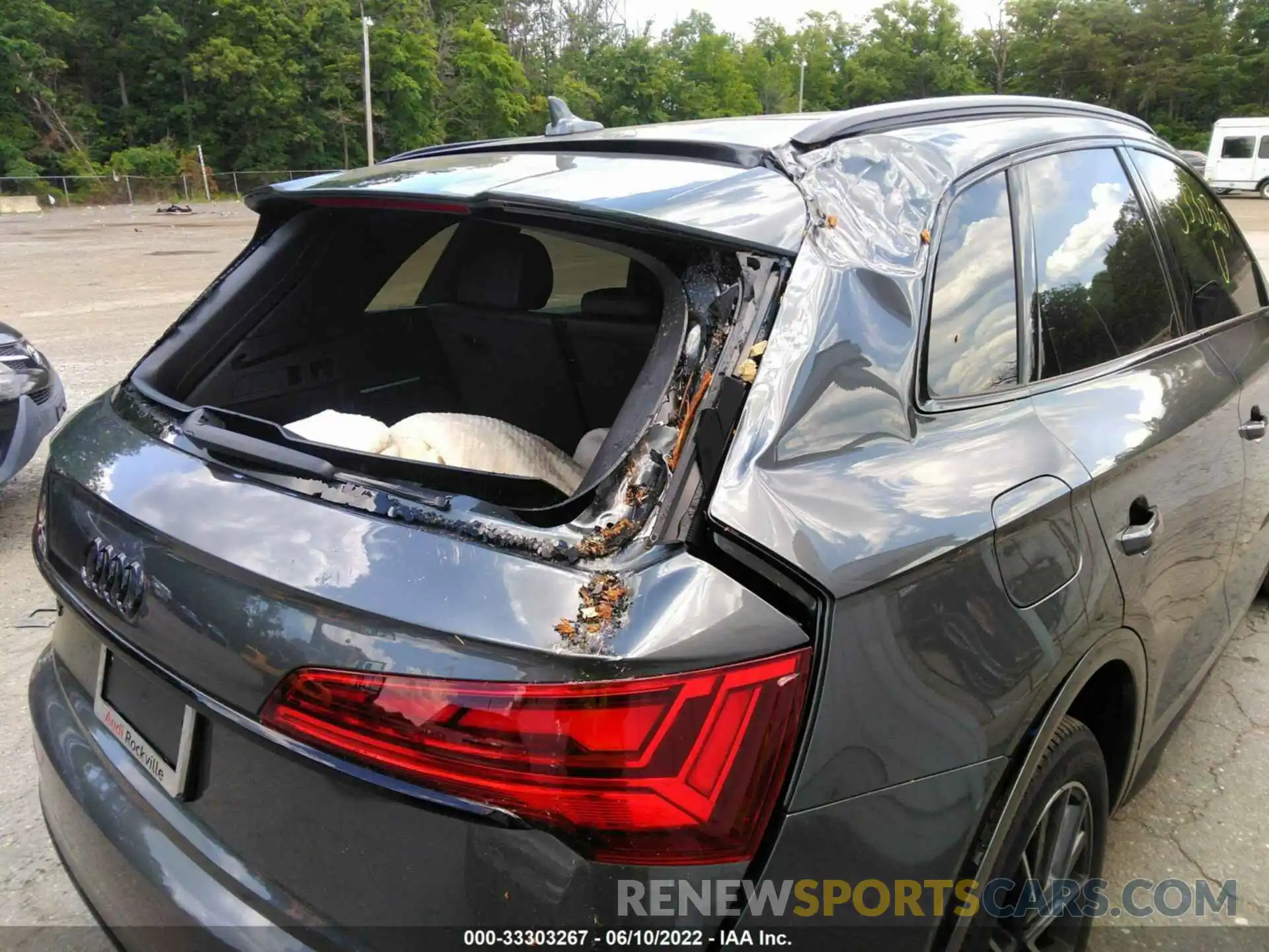 6 Photograph of a damaged car WA1B4AFY9N2040955 AUDI SQ5 2022