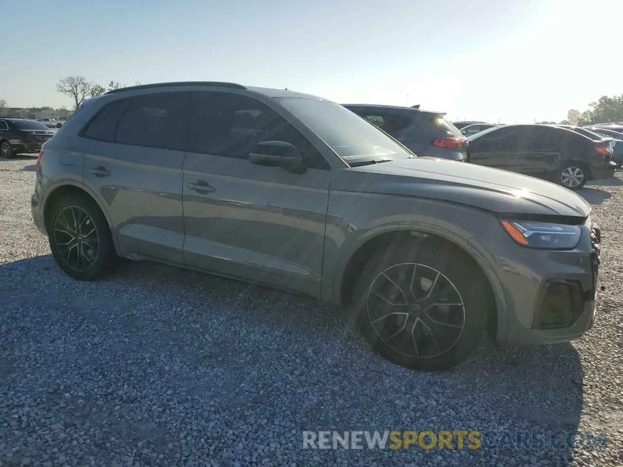 4 Photograph of a damaged car WA1B4BFY3N2096539 AUDI SQ5 2022