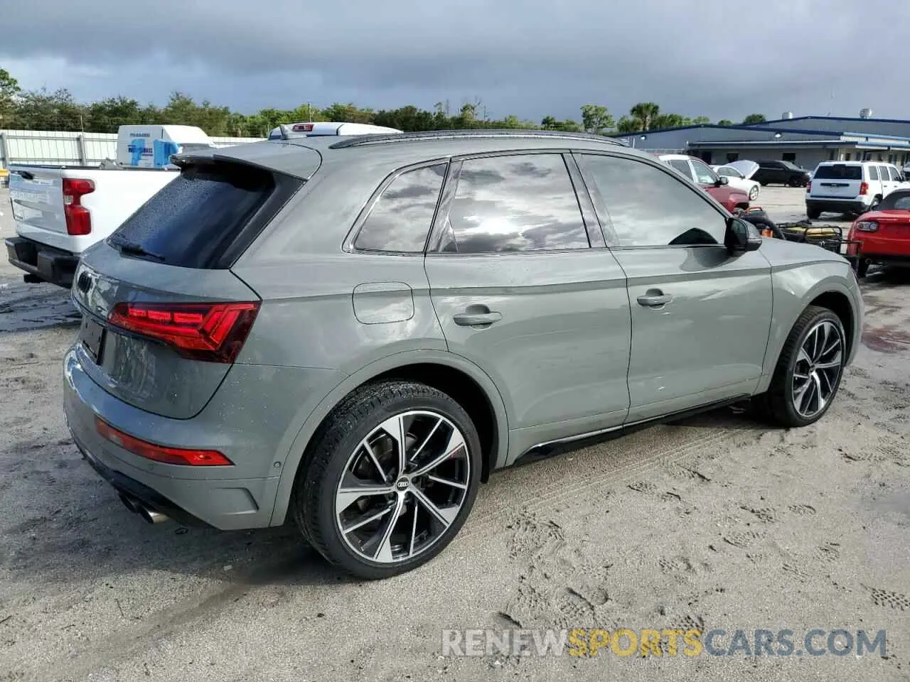 3 Photograph of a damaged car WA1C4AFY7N2042403 AUDI SQ5 2022
